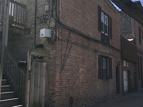 5th image of 645 W Belden Ave #1
