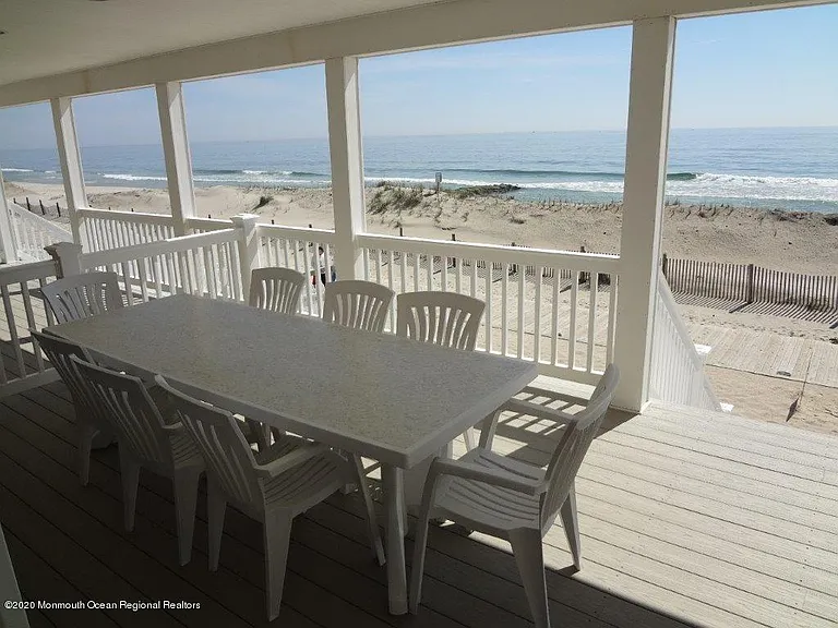 1904 Oceanfront #1 — Photo 8