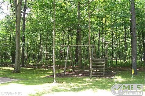 4th image of 19366 Ottawa Ln