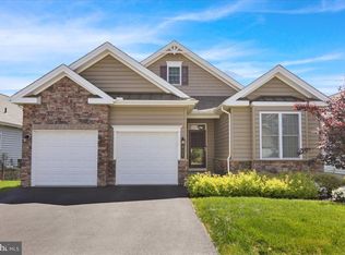 417 Resolution Dr, Lititz, PA 17543