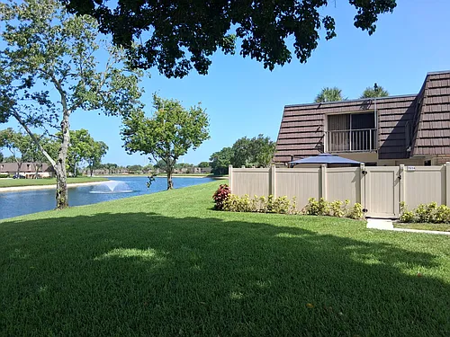 7614 76th Way Photo 1