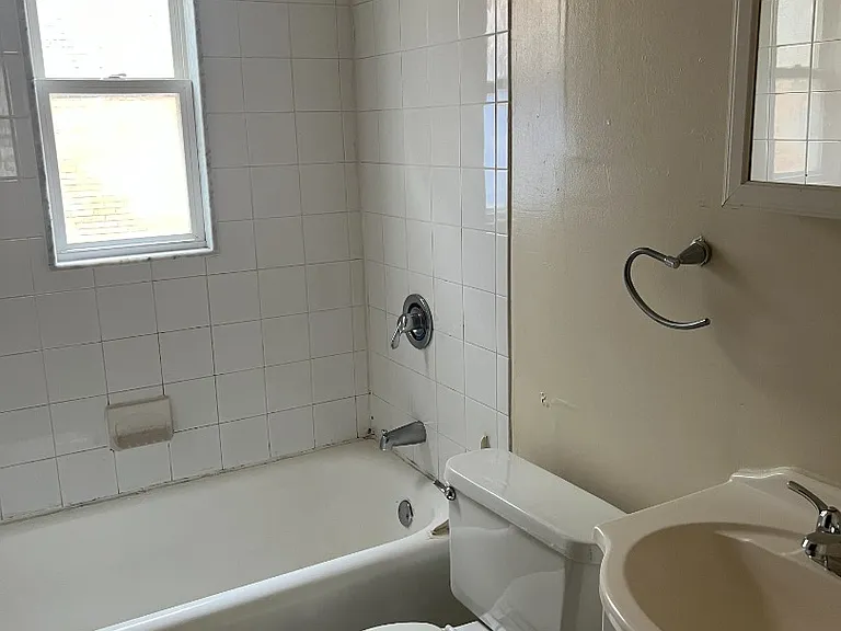 2405 Ohio Ave #2 — Photo 3
