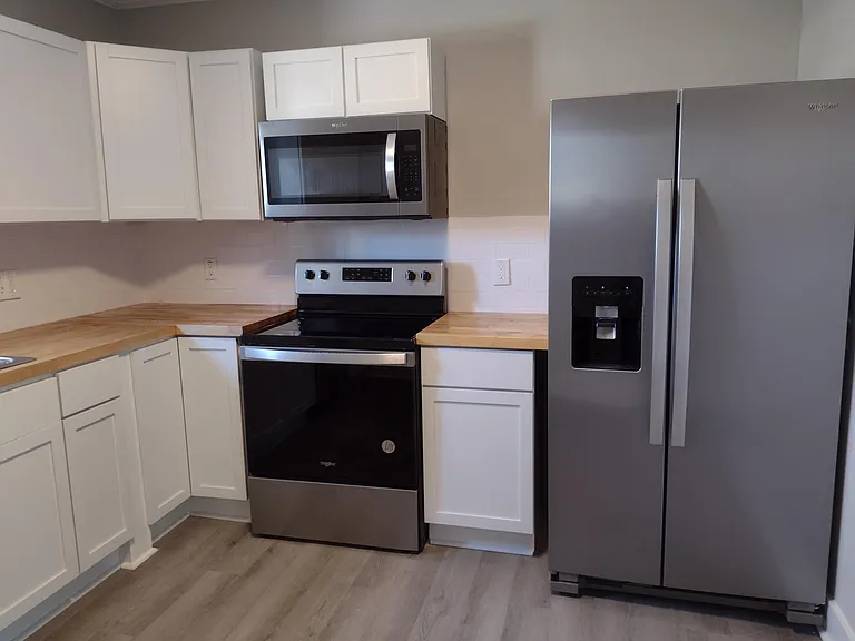 2121 Cosgrove Ave — Photo 4