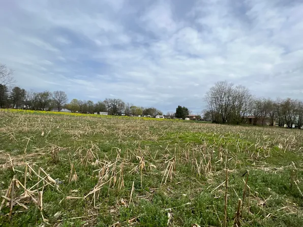 101 Walnut St, Crab Orchard, KY 40419