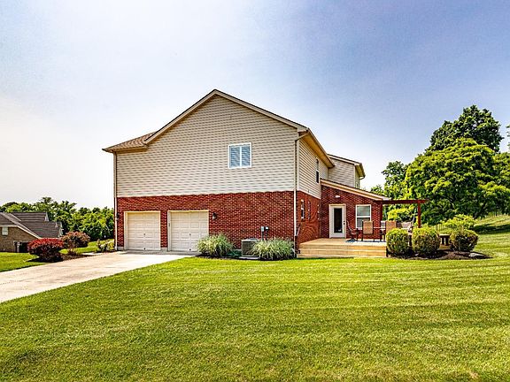 3rd image of 3805 Beacon Woods Dr