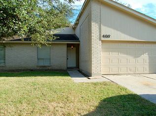 466 El Toro Ln, Webster, TX 77598