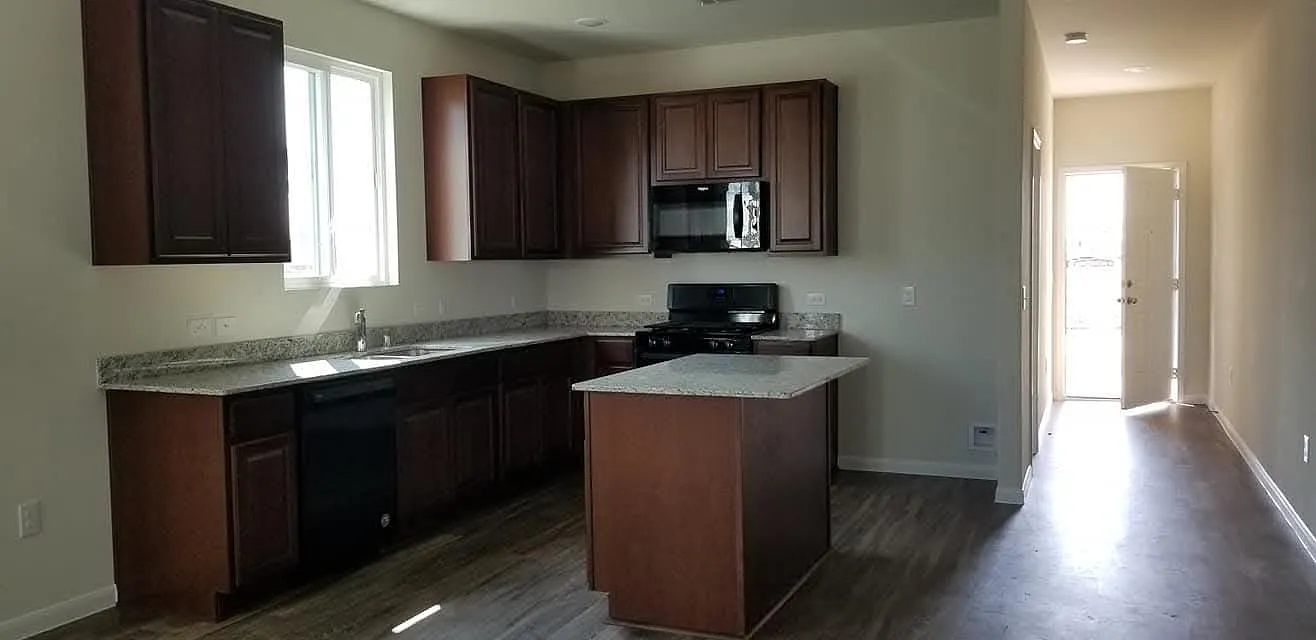 3 bed, 1650 sqft, $2,000 — Photo 3