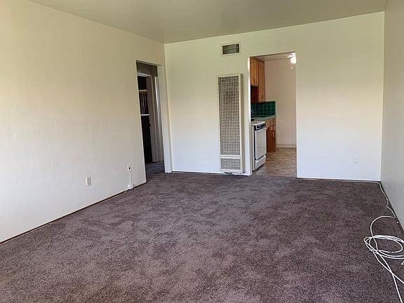 2nd image of 4453-4459.5 Louisiana St #4457.5