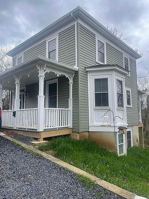 1st image of 306 Gooch St
