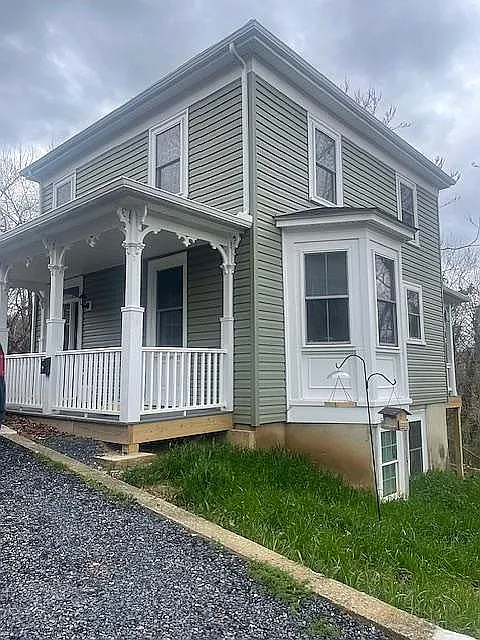 306 Gooch St