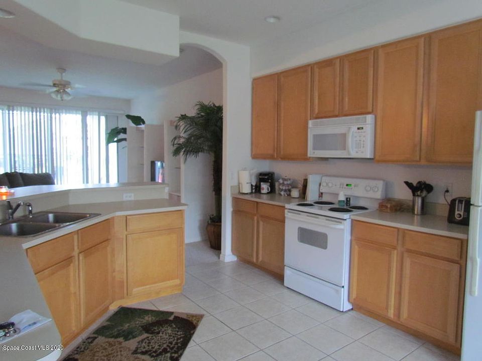 2nd image of 1885 Ficus Point Dr