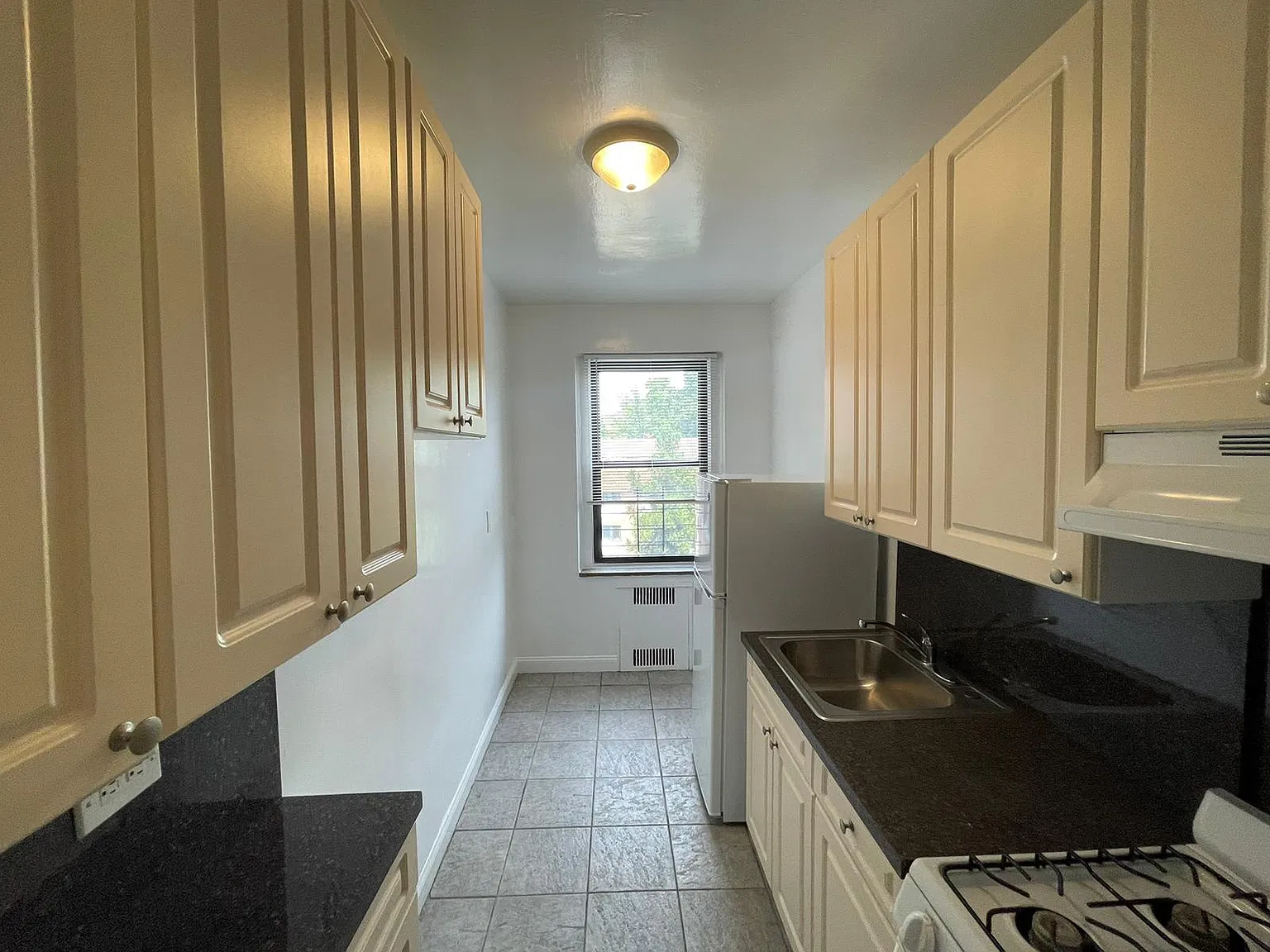 17290 Highland Ave — Photo 4