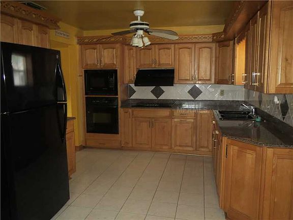 3rd image of 3418 E Fern St