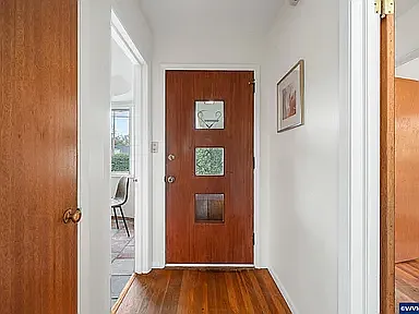 1950 SW Whiteside Dr — Photo 5