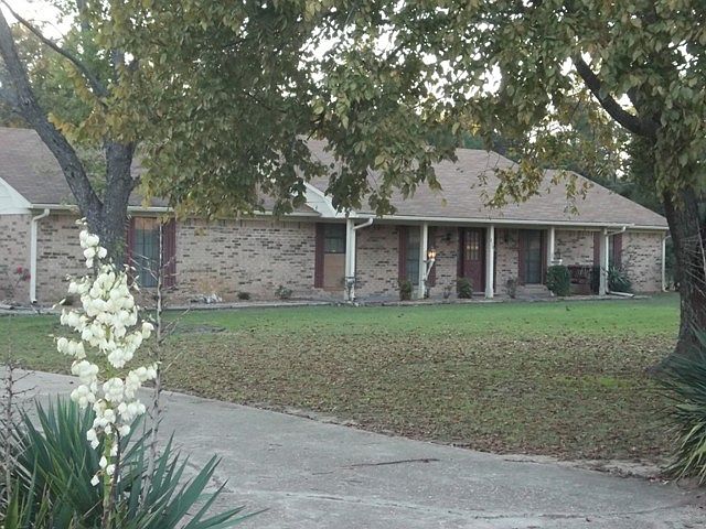 1st image of 830 Sherwood Dr