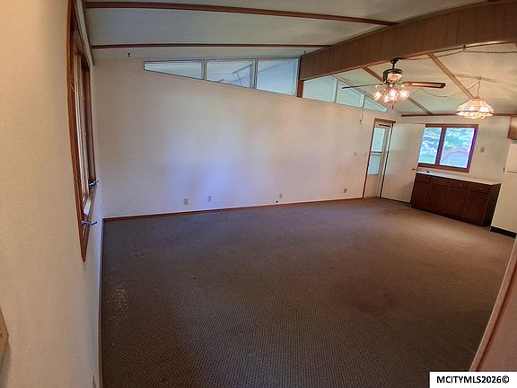 4th image of 220 W Main St