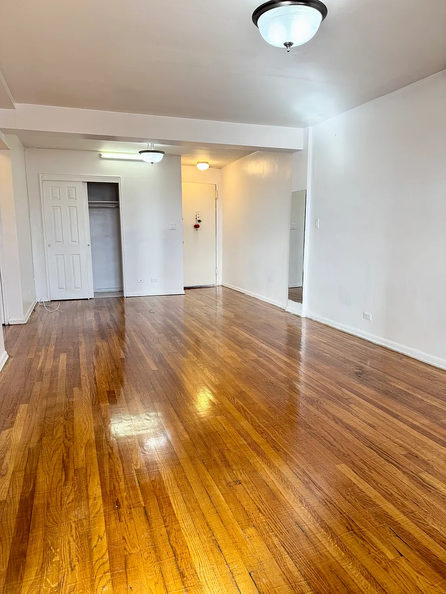 Building Photo - 138-70 Elder Ave #7