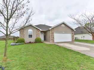 620 E Laird St, Bolivar, MO 65613