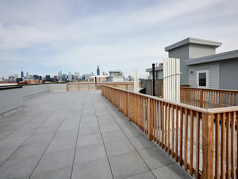 2137 W Madison St #206 — Photo 8
