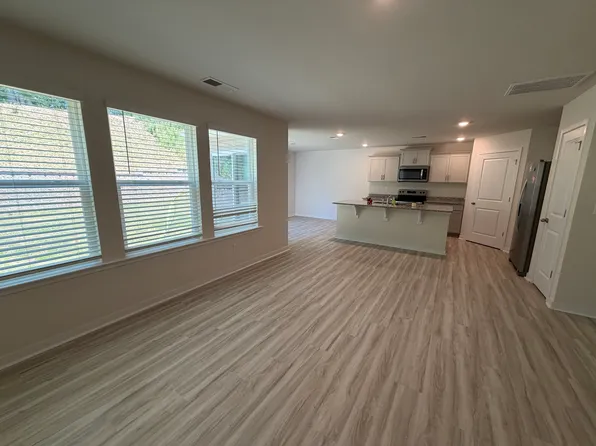 1013 20th Avenue Loop SE, Hickory, NC 28602