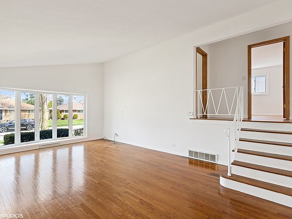 4th image of 2406 W Martindale Dr