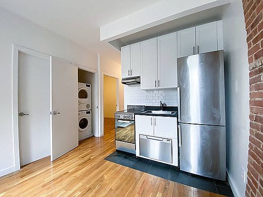 1st image of 222 E 85th St APT 4r