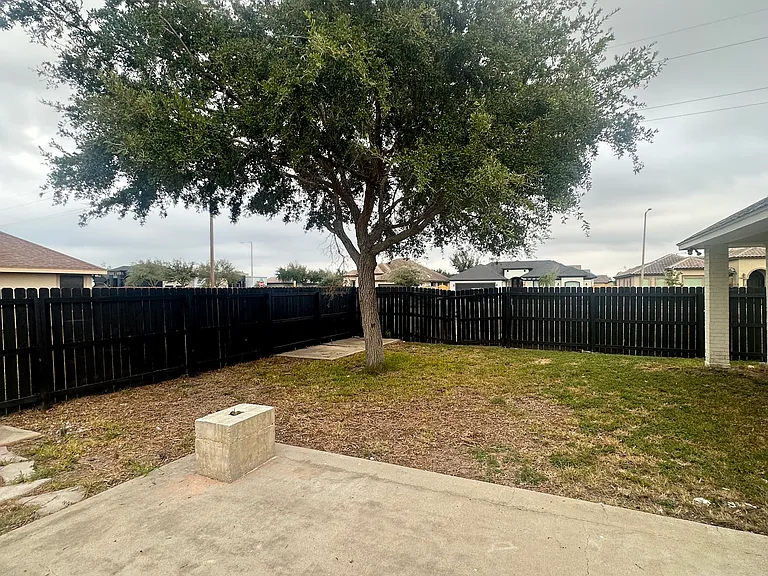 5977 Norma Pechero Ln — Photo 33