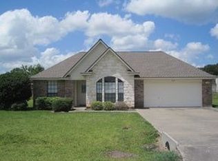 215 Silverleaf Rd, Sweeny, TX 77480