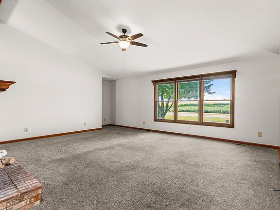 5th image of 608 E Oaks Rd