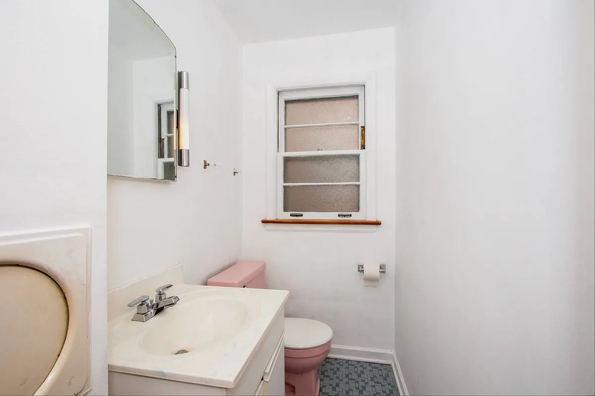 Building Photo - 7545 N Claremont Ave #2