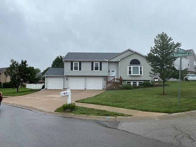 1st image of 968 NW Redbud Dr