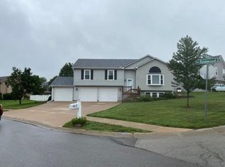 968 NW Redbud Dr, Grain Valley, MO 64029