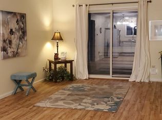 323 Shawnee Trl, Shakopee, MN 55379