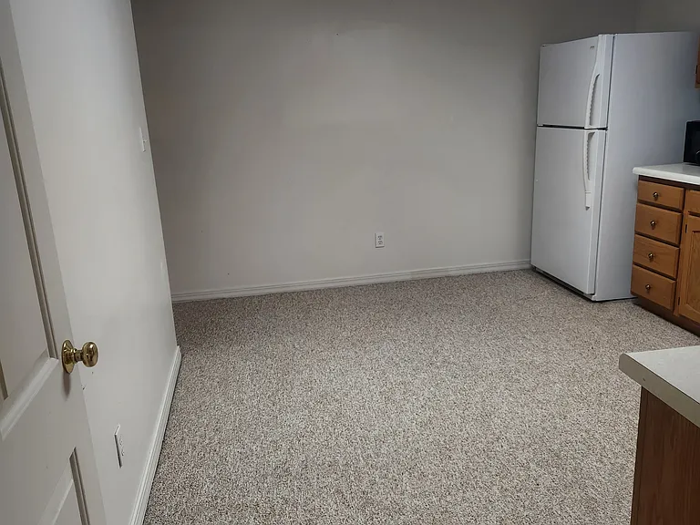 6738 S 615 E #B — Photo 10