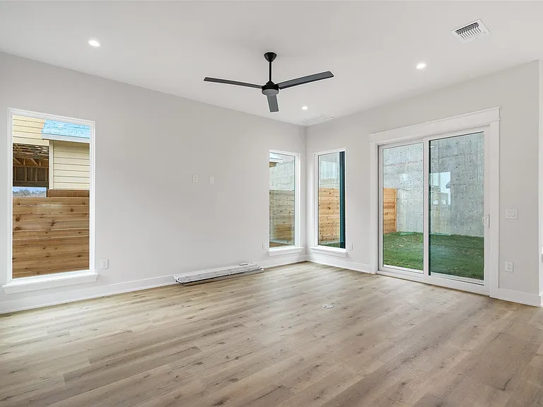 2713 Bristol Dr #2 — Photo 4