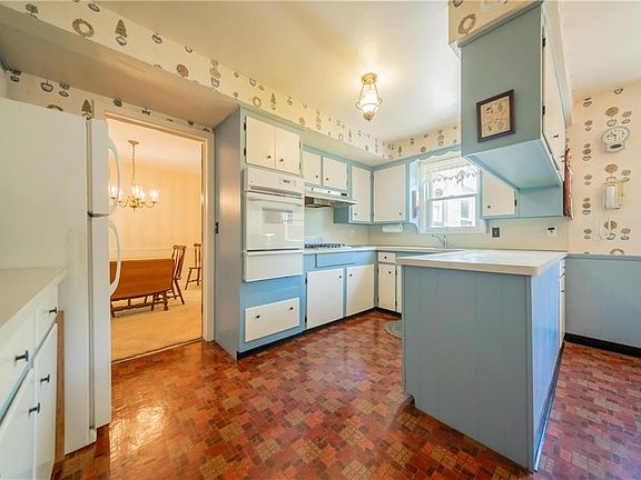 2nd image of 5301 Marian Dr