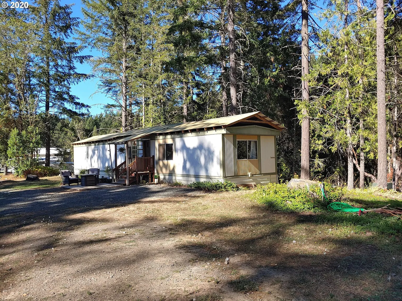 124 Freadman Ln photo 1