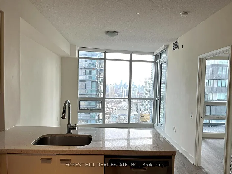 30 Roehampton Ave #2410 — Photo 4