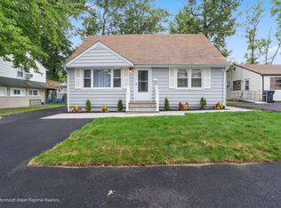 35 Ocean Blvd, Keyport, NJ 07735