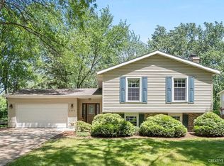 2273 Kingston Dr, Wheaton, IL 60189