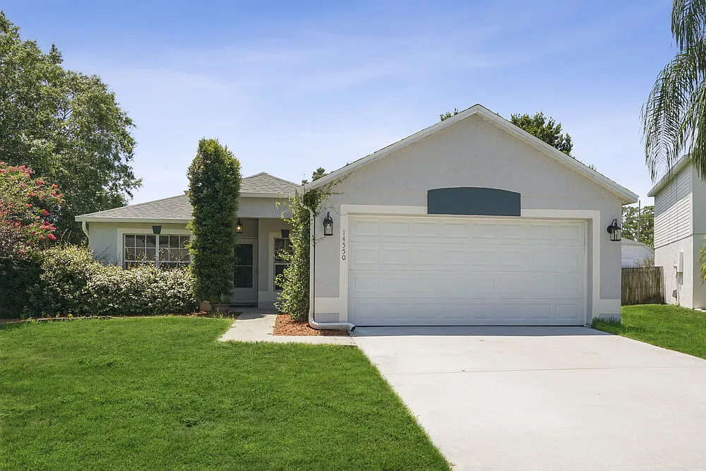 3 bed, 2.0 bath, 1264 sqft, $2,210 — Photo 1