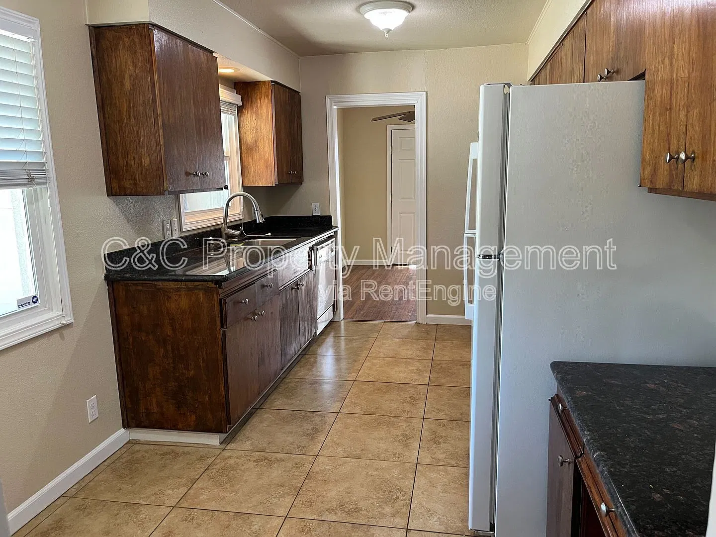 3 bed, 2.0 bath, 1268 sqft, $2,400 — Photo 4