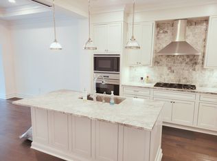 1000 Royal Ct UNIT 1201, North Hills, NY 11040