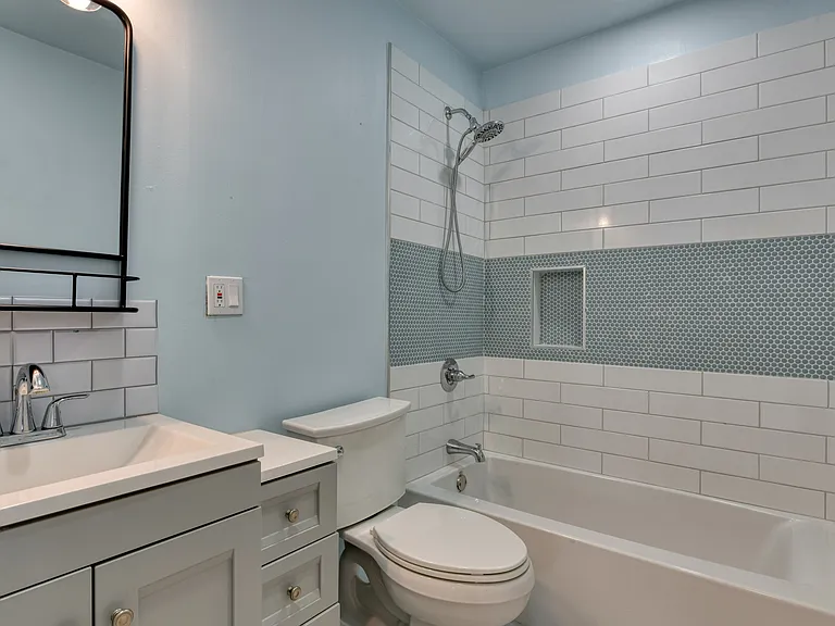 523 E Huisache Ave — Photo 11