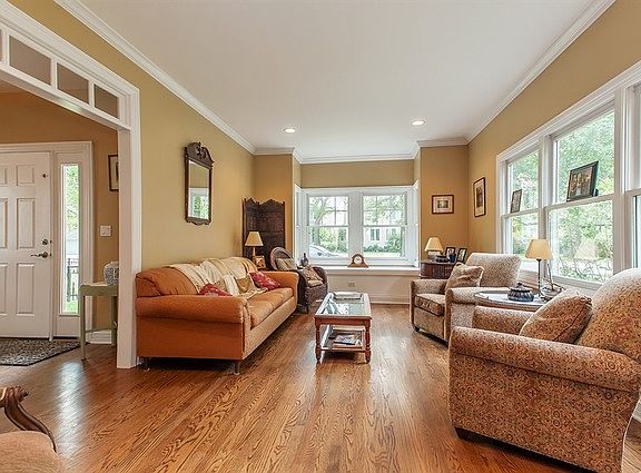 2nd image of 1220 Lake Ave