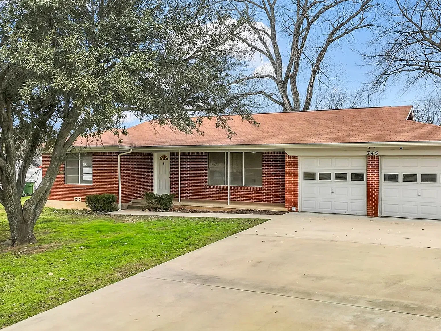 2 bed, 1.5 bath, 1320 sqft, $1,825 — Photo 2