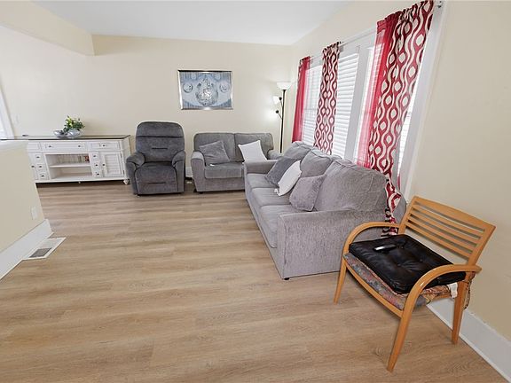 5th image of 780 Genesee Park Blvd