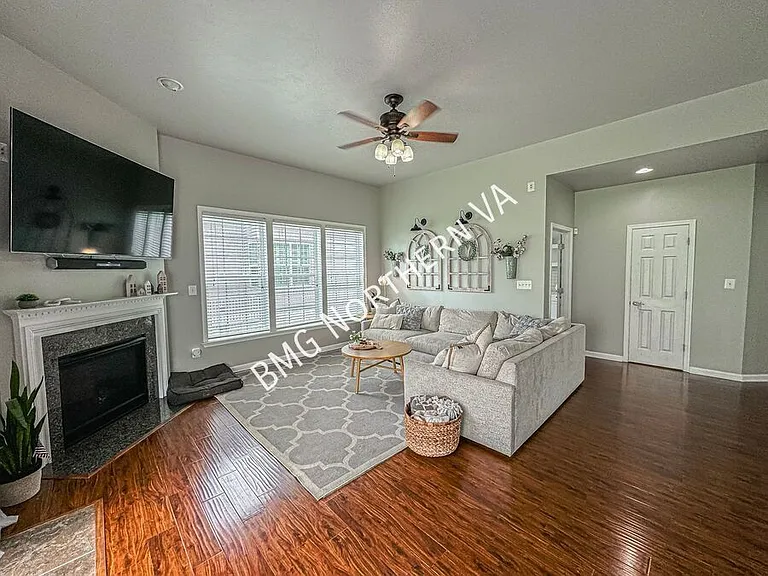 8930 Kingbird Ct — Photo 15