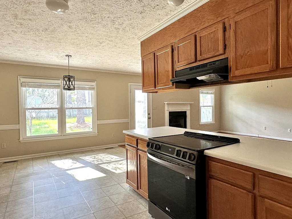 5613 Kingstree Dr — Photo 4