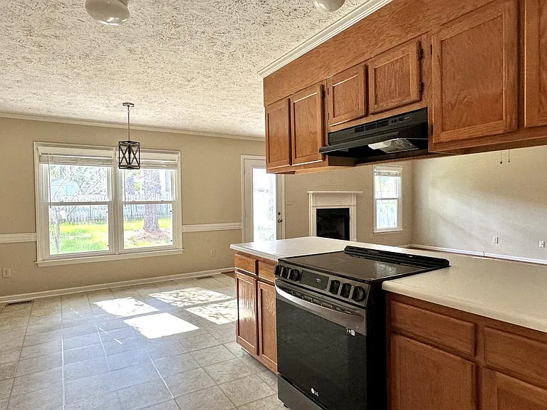 5613 Kingstree Dr — Photo 4